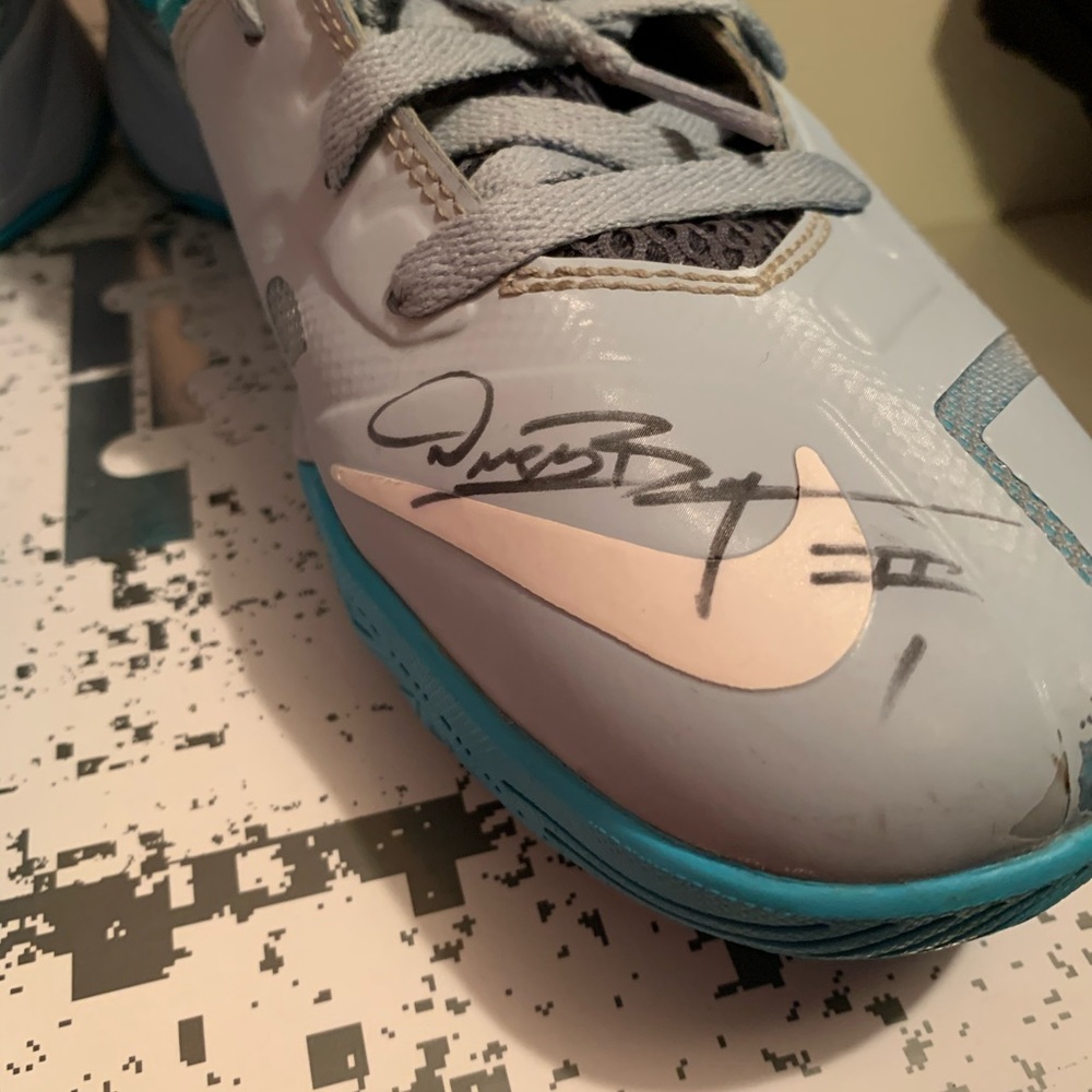 LeBron Soldier 7 (signed by Miami Heat Champion)